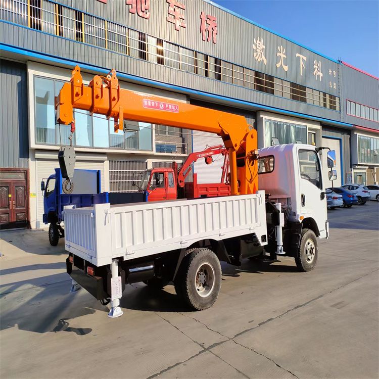 白沙乡三轮随车吊定制 农用改装机自备吊中瑞长期出售